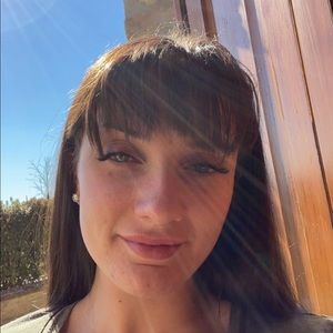 Meet your Posher, Dakota